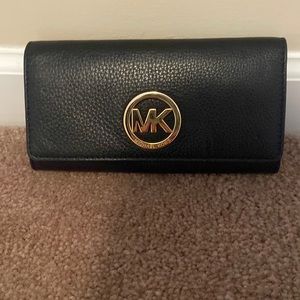 Michael Kors black carryall Fulton wallet pebbled leather